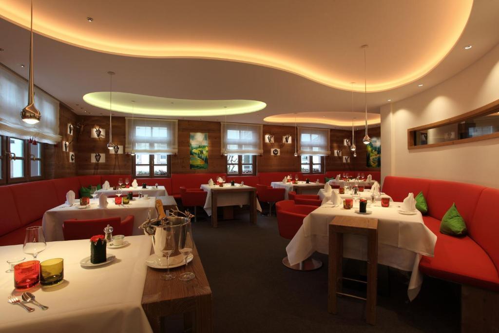 Hotel-Restaurant Adler ลาร์ ภายนอก รูปภาพ