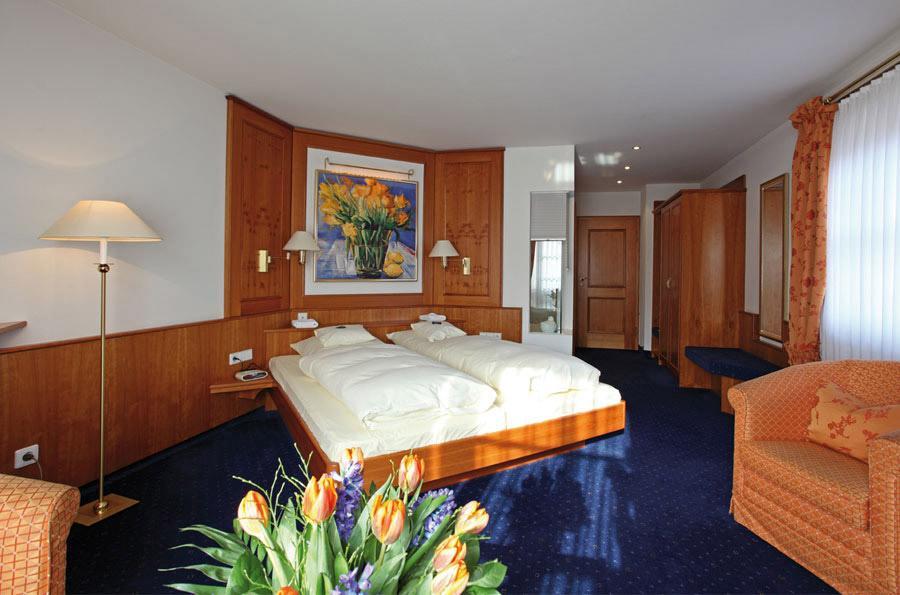 Hotel-Restaurant Adler ลาร์ ภายนอก รูปภาพ